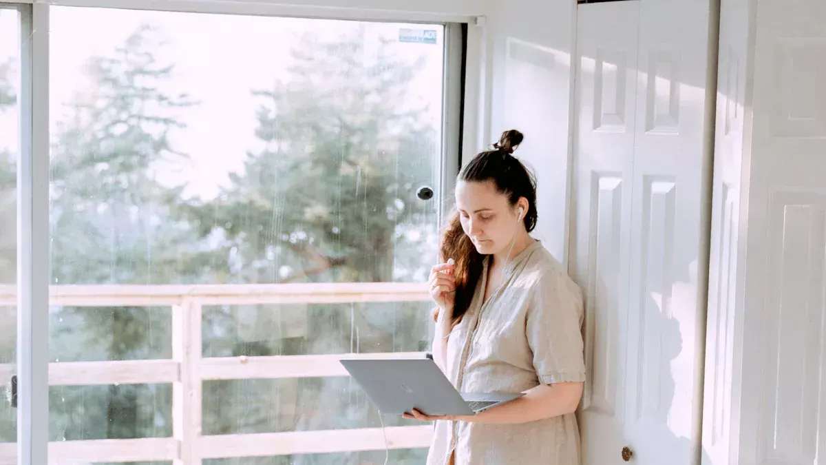 كم ساعة يمكن استخدام حفاضات للبالغين؟